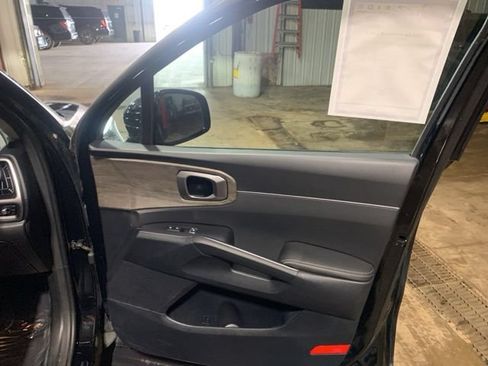 Used 2023 Kia Sorento S AWD/4WD image 24