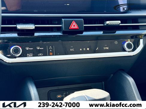 New 2026 Kia Sportage EX w/ EX Panorama Roof Package image 32