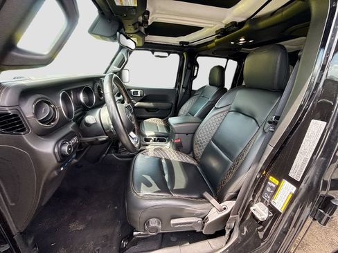 Used 2022 Jeep Wrangler Unlimited Sahara AWD/4WD image 23