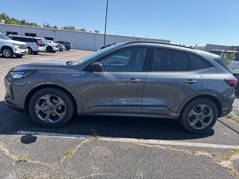 Used 2024 Ford Escape ST-Line w/ Equipment Group 301A image 4