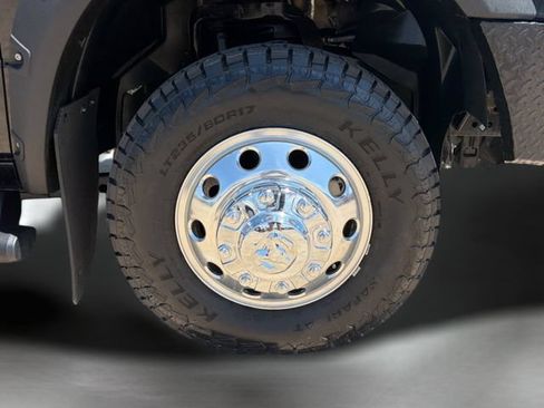 Used 2025 RAM 3500 Laramie AWD/4WD image 9