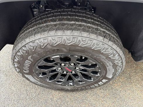 Used 2026 GMC Canyon Elevation w/ Convenience Package image 12