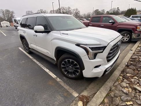 Used 2023 Toyota Sequoia Limited image 1