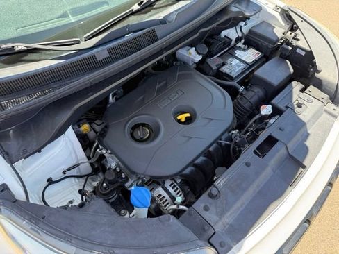 Used 2016 Kia Soul + FWD image 34