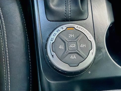 Used 2025 Ford Bronco Badlands AWD/4WD image 28