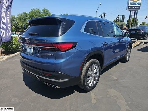 Certified 2025 Buick Enclave Preferred FWD image 8