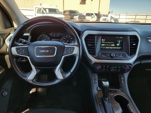 Used 2019 GMC Acadia SLE image 11