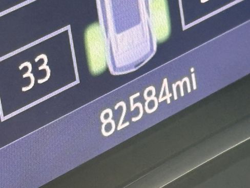 Used 2020 Chevrolet Equinox LT w/ Midnight Edition image 19