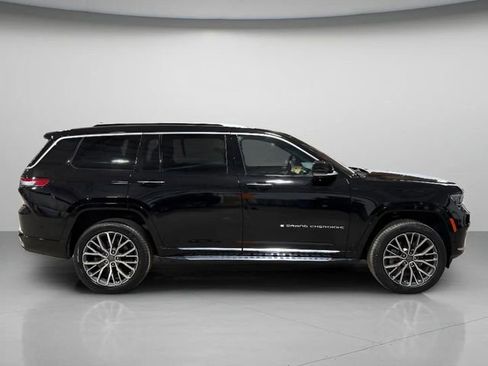Used 2022 Jeep Grand Cherokee L Summit AWD/4WD image 2
