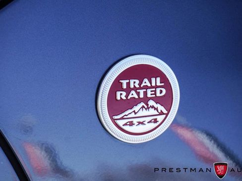 Used 2019 Jeep Cherokee Trailhawk w/ Cold Weather Group image 4