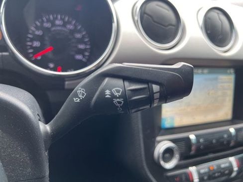 Used 2017 Ford Mustang GT Premium RWD image 19