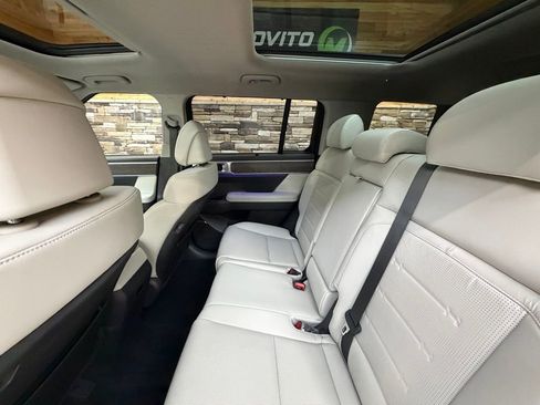 Used 2025 Hyundai Santa Fe Limited image 29