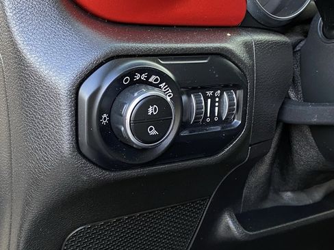 Used 2020 Jeep Gladiator Rubicon image 12