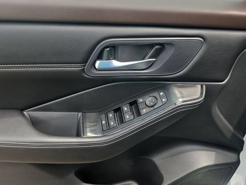Certified 2023 Nissan Rogue SV w/ SV Premium B Package AWD/4WD image 13