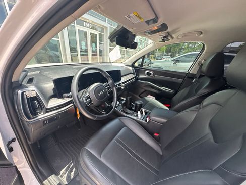 Used 2025 Kia Sorento S FWD image 9