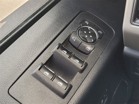 Used 2020 Ford F150 Lariat image 23