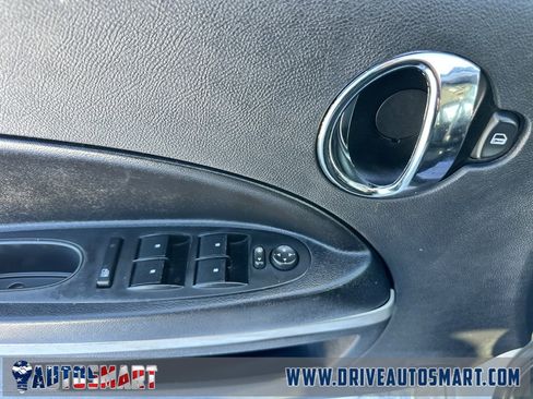 Used 2009 Chevrolet HHR LS image 21