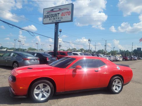 Used 2023 Dodge Challenger SXT RWD image 16