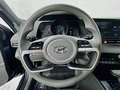 Used 2023 Hyundai Elantra SEL w/ Cargo Package FWD image 11