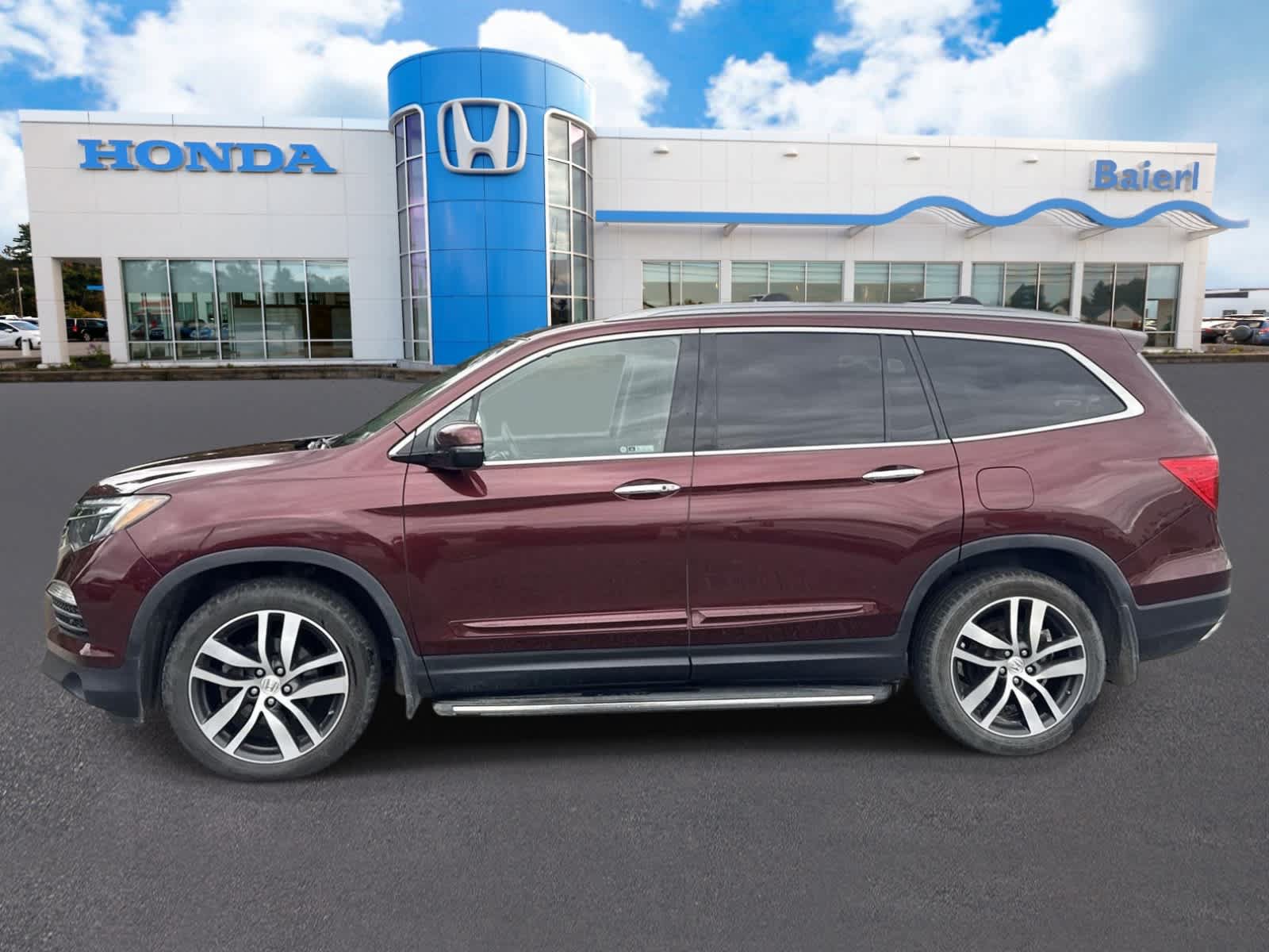 Used 2018 Honda Pilot Touring image 2