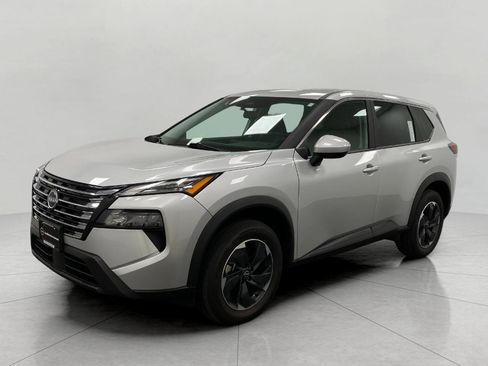 Certified 2025 Nissan Rogue SV AWD/4WD image 9