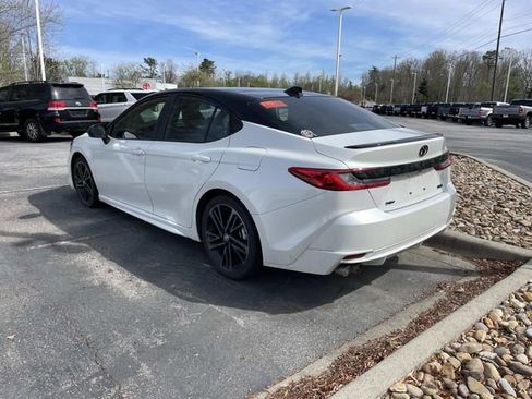 Used 2025 Toyota Camry XSE image 3