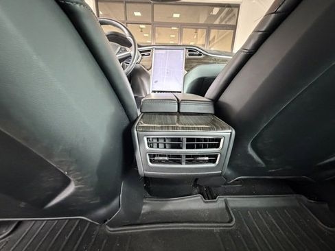 Used 2015 Tesla Model S 90D image 15