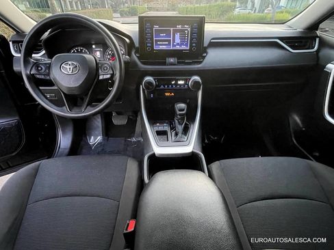Used 2022 Toyota RAV4 LE image 17