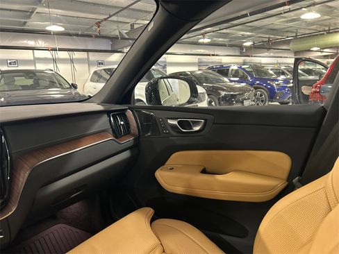 Certified 2025 Volvo XC60 T8 Ultra w/ Protection Package Premier image 26