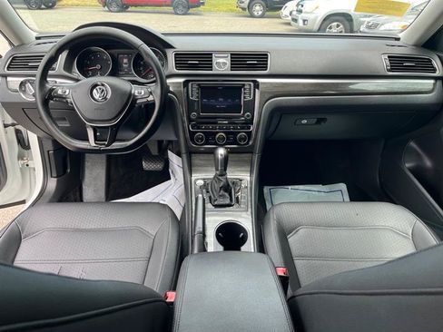 Used 2017 Volkswagen Passat 1.8T SE FWD image 24