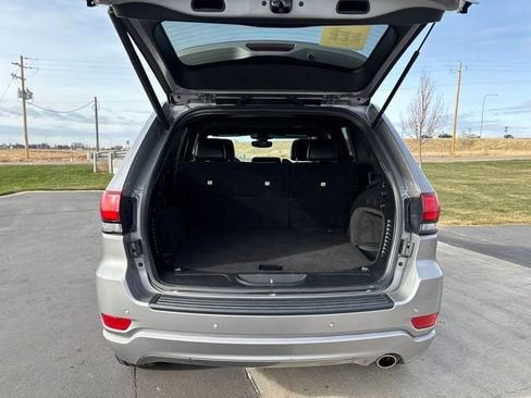 Used 2020 Jeep Grand Cherokee Altitude image 26