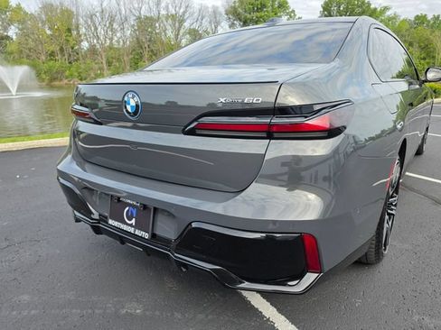Used 2023 BMW i7 xDrive60 AWD/4WD image 9