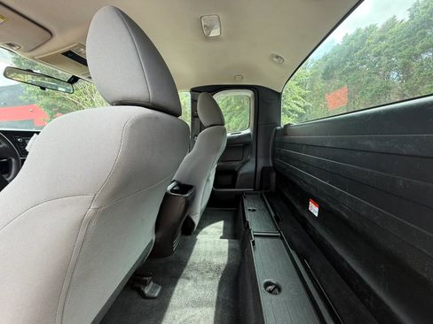 Used 2016 Toyota Tacoma SR RWD image 17