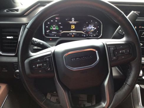 Used 2025 GMC Sierra 3500 Denali Ultimate AWD/4WD image 12