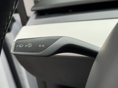 Used 2021 Tesla Model Y Long Range AWD/4WD image 33