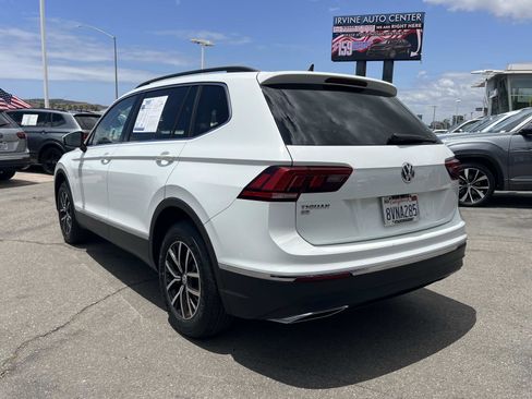 Used 2021 Volkswagen Tiguan SE FWD image 3