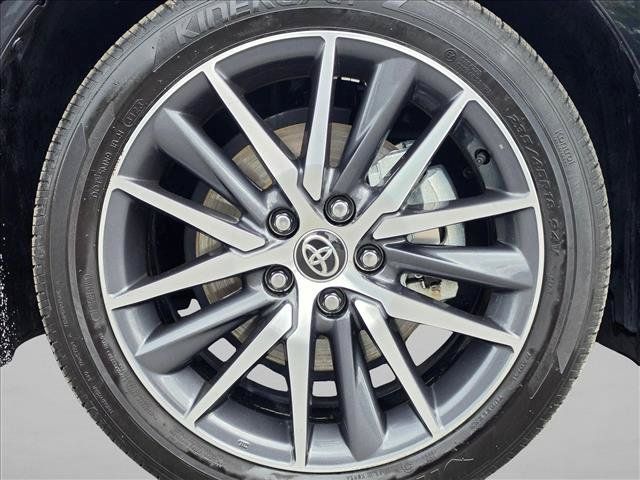 Used 2024 Toyota Camry XLE w/ Navigation Package FWD image 9