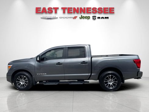 Used 2023 Nissan Titan SV w/ SV Convenience Package RWD image 6