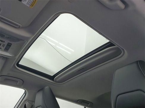 Used 2024 Toyota RAV4 XLE Premium image 20