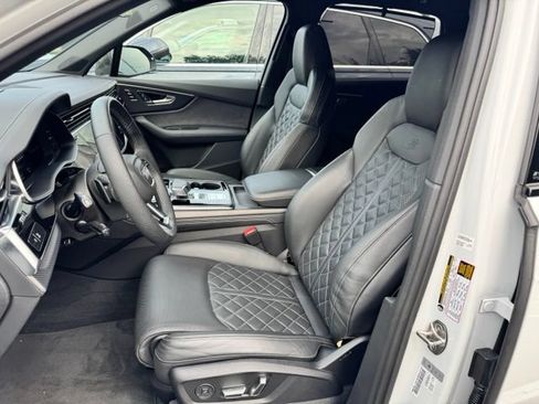 Certified 2025 Audi SQ7 Prestige AWD/4WD image 27