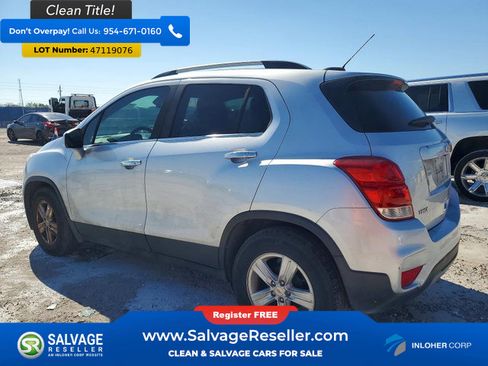 Used 2017 Chevrolet Trax LT w/ LT Convenience Package image 3