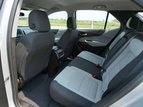 Used 2022 Chevrolet Equinox LS AWD/4WD image 18