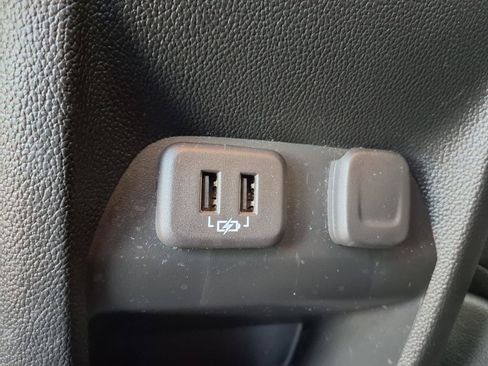 Used 2022 Chevrolet Colorado LT w/ LT Convenience Package AWD/4WD image 24
