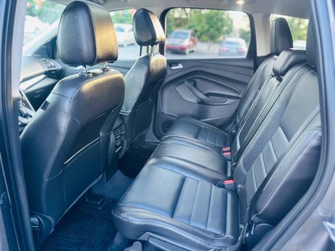 Used 2015 Ford Escape Titanium w/ Equipment Group 301A AWD/4WD image 18