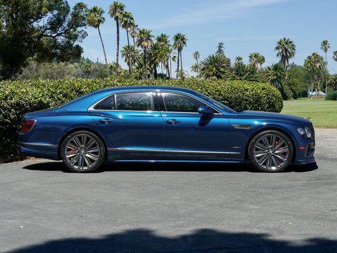 New 2025 Bentley Flying Spur Plug-In Hybrid AWD/4WD image 8