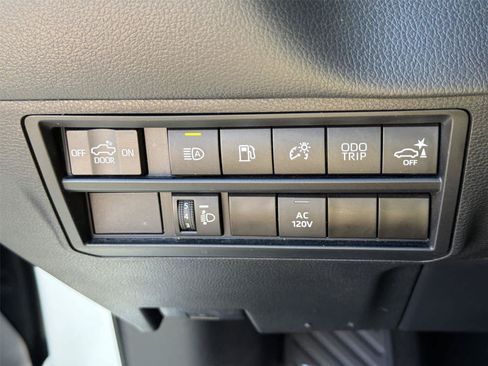 Used 2023 Toyota Tundra Limited w/ Power Package AWD/4WD image 41