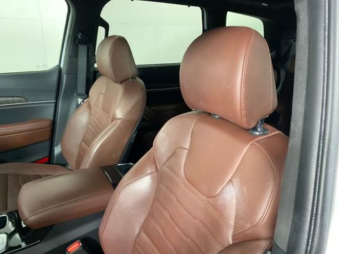 Certified 2024 Kia Telluride SX Prestige w/ Towing Package AWD/4WD image 9