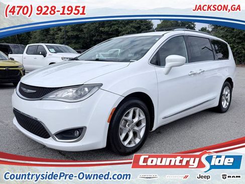 Used 2020 Chrysler Pacifica Touring-L FWD image 1