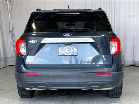 Used 2024 Ford Explorer XLT RWD image 4