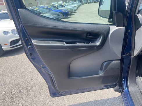 Used 2014 Nissan NV200 SV w/ Technology Package FWD image 11
